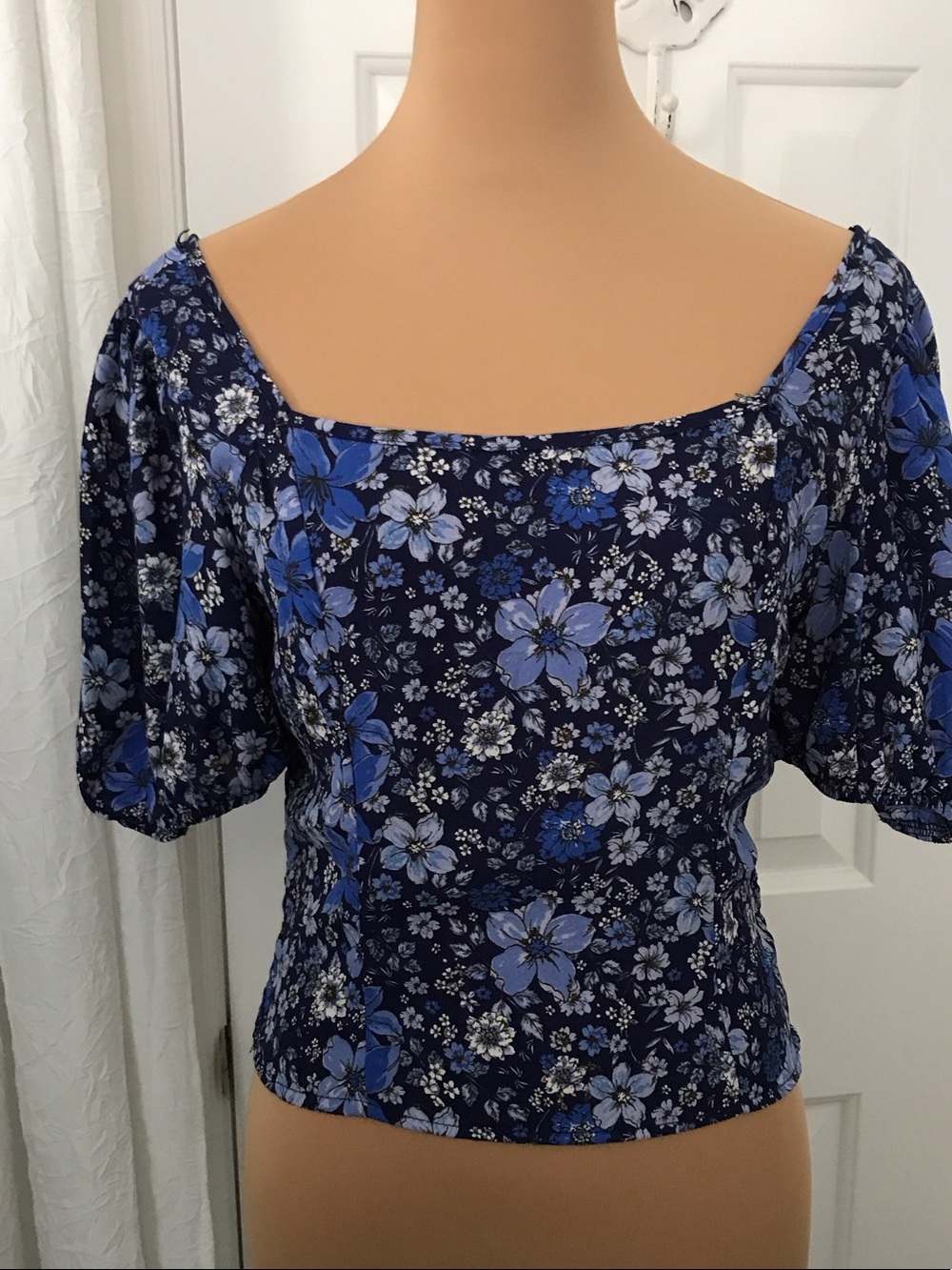 Sienna Sky Navy & Blue Floral Square Neck Puff Sleeve Crop Top
